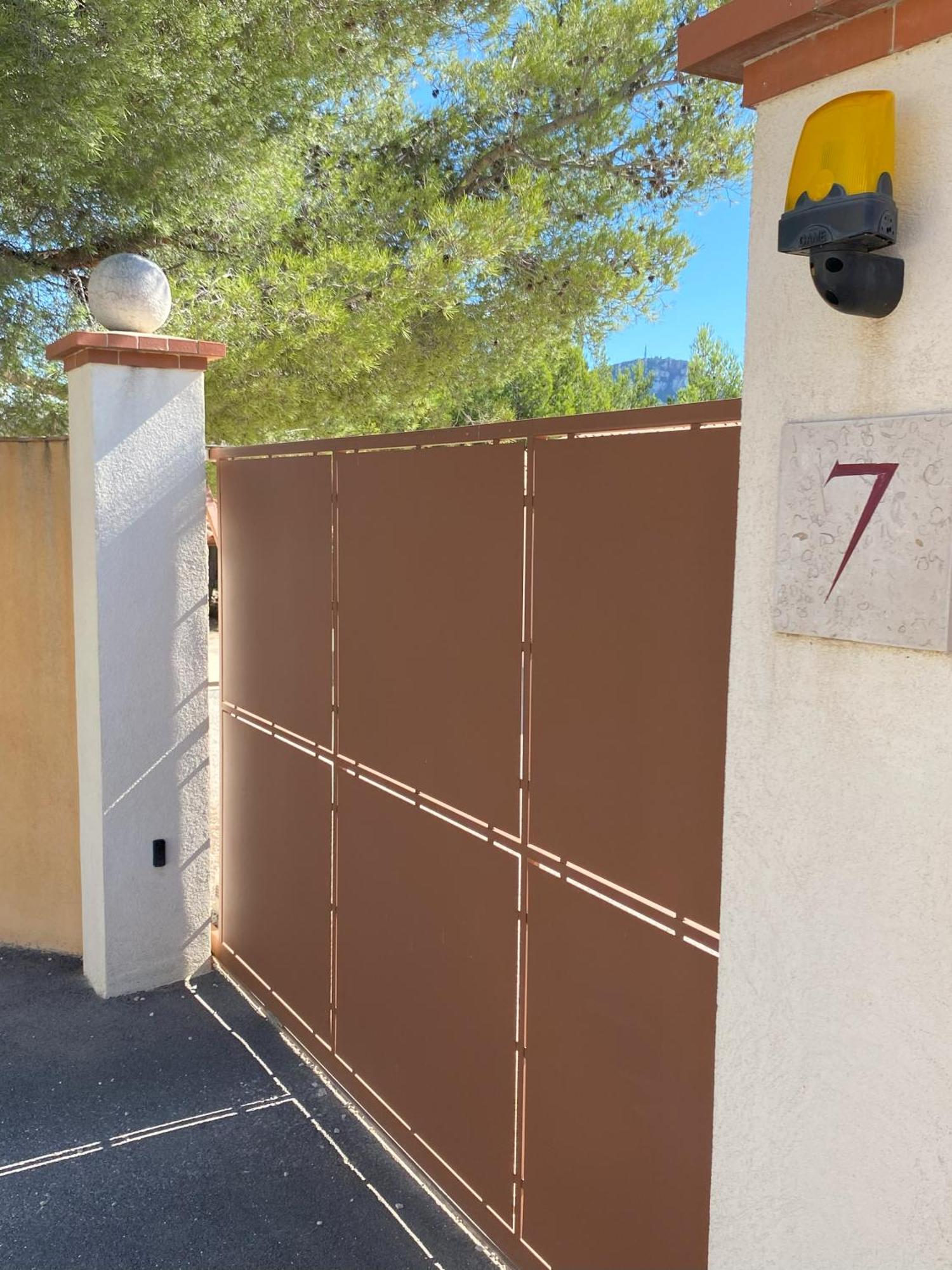 Le Sept Charmant Studio Aux Portes Des Calanques Cassis Exterior photo
